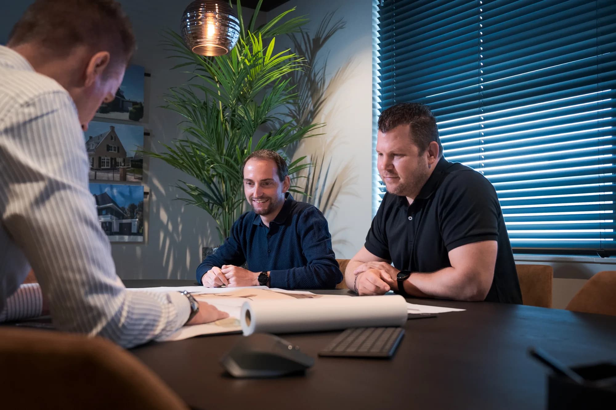 Het team van Studio DWP werkt samen aan een ontwerp